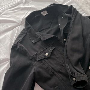 OVERSIZED BLACK JEAN JACKET